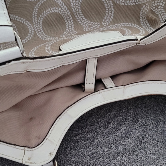 Coach Handbag tan/white - Picture 6 of 7